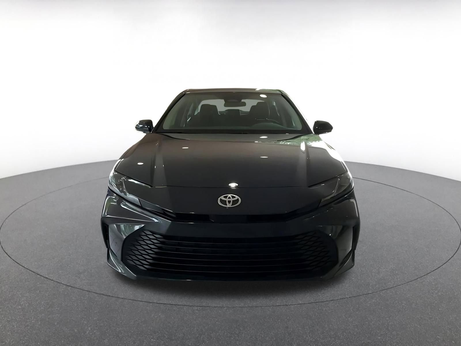 Used 2025 Toyota Camry LE image 4