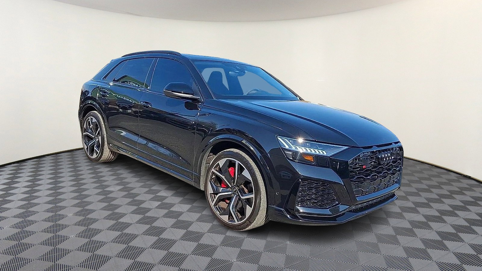 Used 2024 Audi RS Q8 AWD/4WD image 2