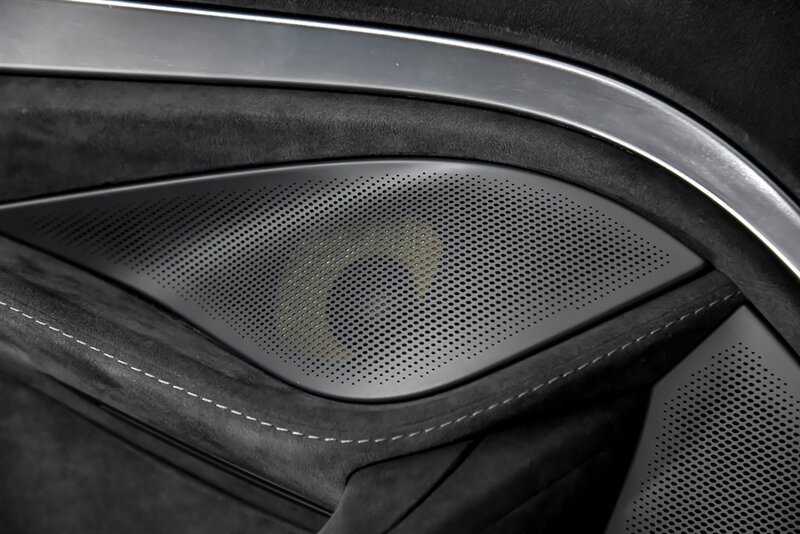 Used 2020 McLaren 720S Spider RWD image 21
