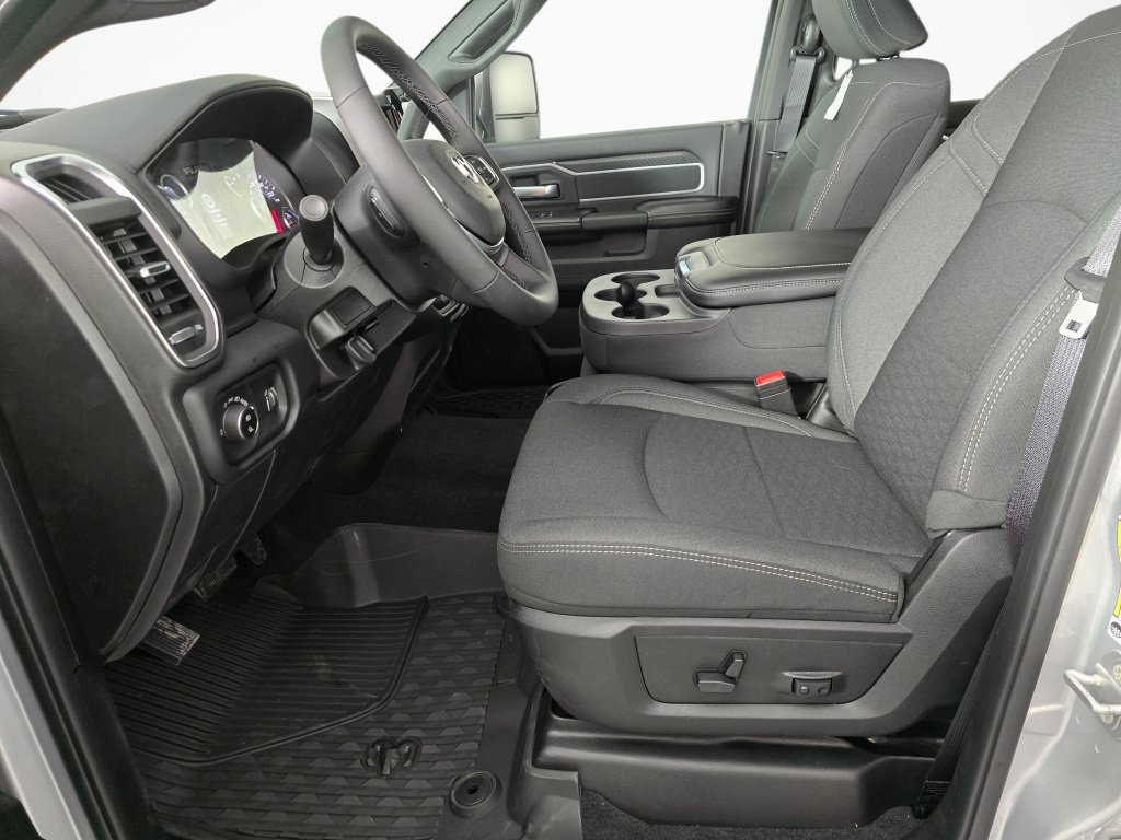 New 2026 RAM 3500 Big Horn AWD/4WD image 16