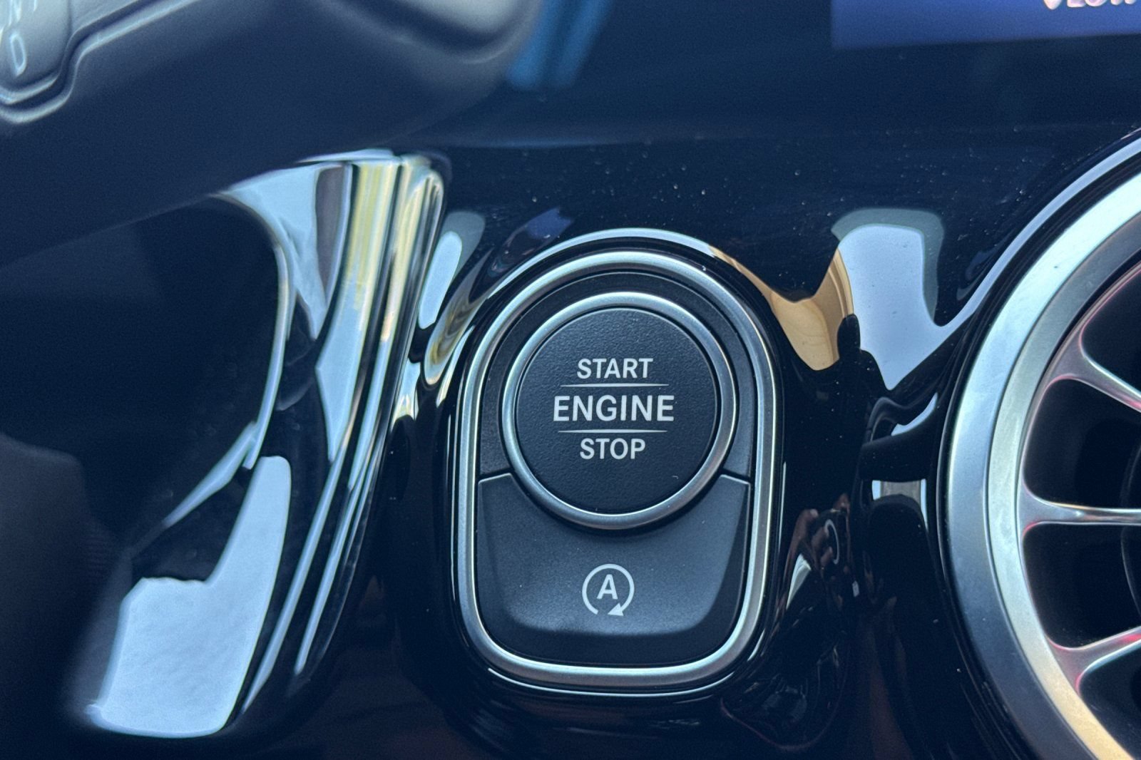 Used 2025 Mercedes-Benz GLA 250 image 23