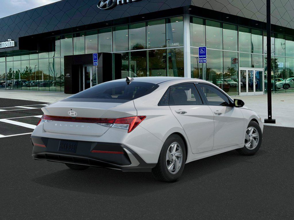 New 2026 Hyundai Elantra SE FWD image 4