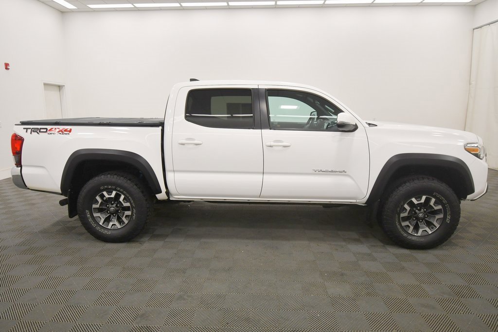 Used 2019 Toyota Tacoma TRD Off-Road image 9