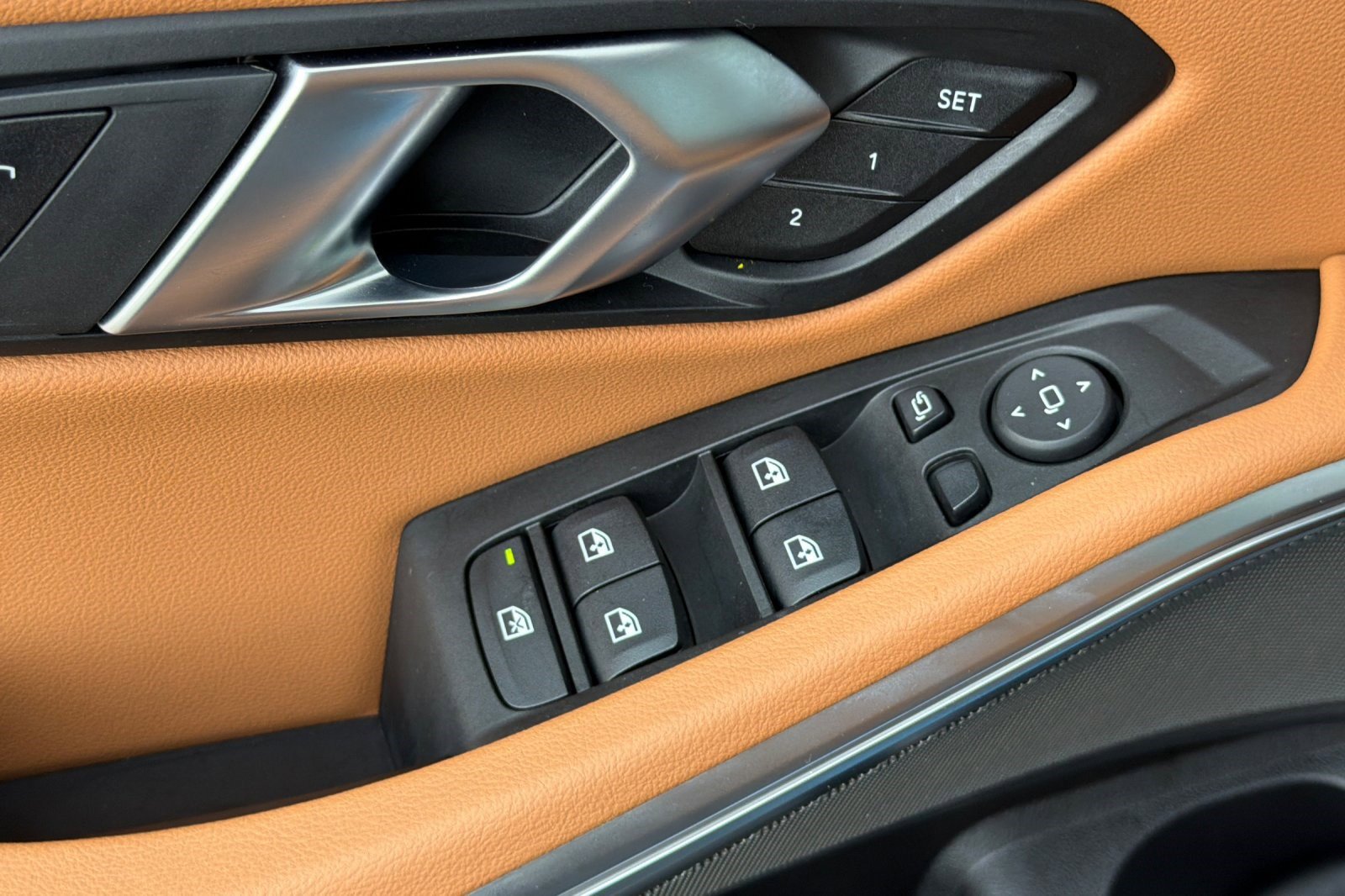 Used 2025 BMW 330i Sedan w/ Premium Package image 13