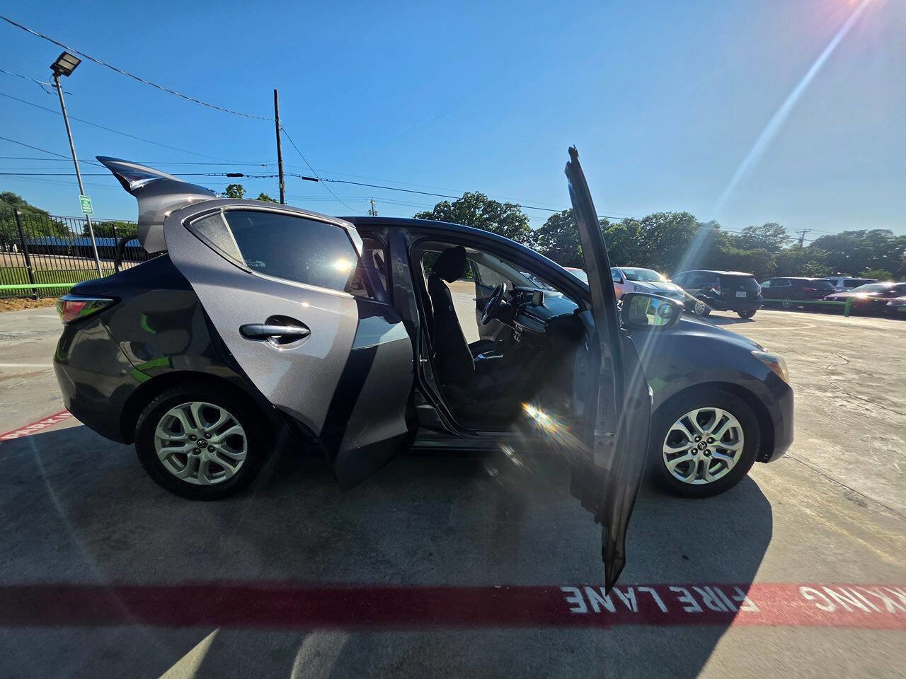 Used 2017 Toyota Yaris iA FWD image 31