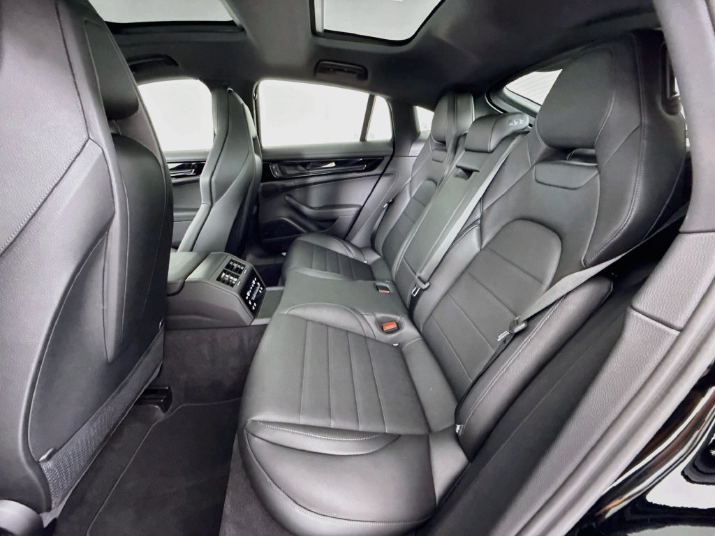 New 2026 Porsche Panamera image 23