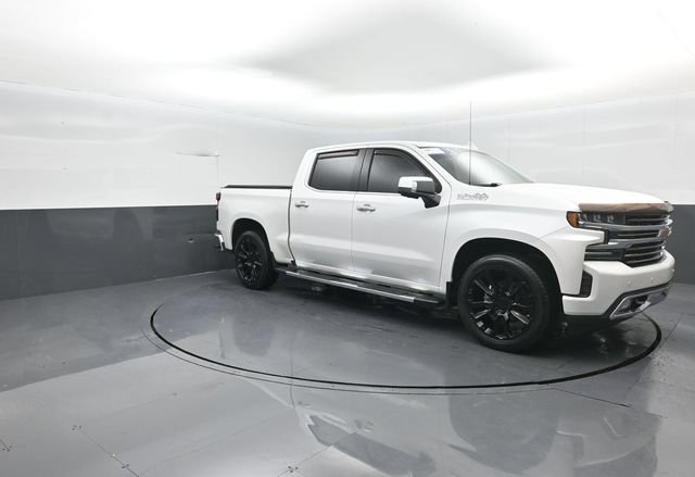 Used 2020 Chevrolet Silverado 1500 High Country w/ Technology Package AWD/4WD image 2
