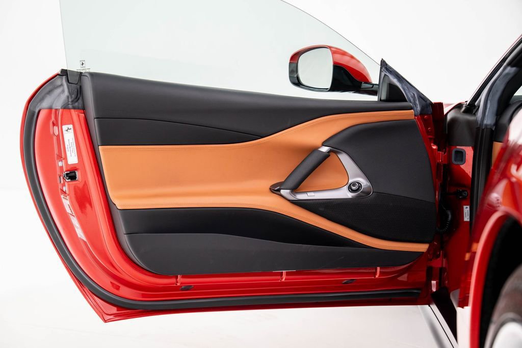 Used 2019 Ferrari 812 Superfast image 12