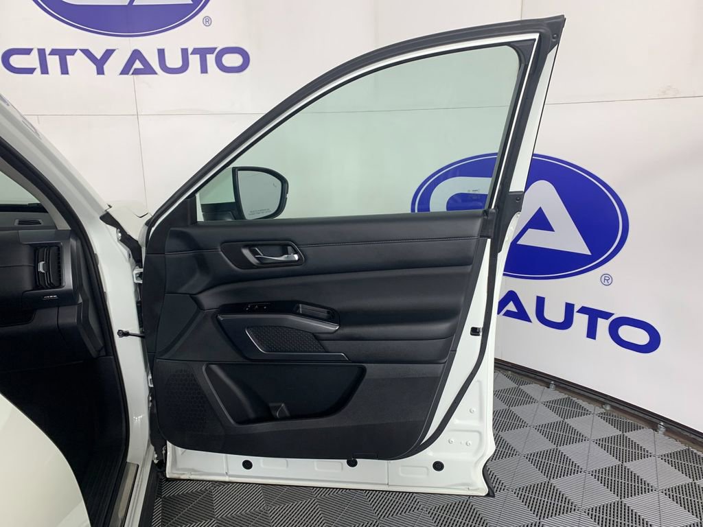 Used 2023 Nissan Pathfinder SL w/ SL Premium Package FWD image 40