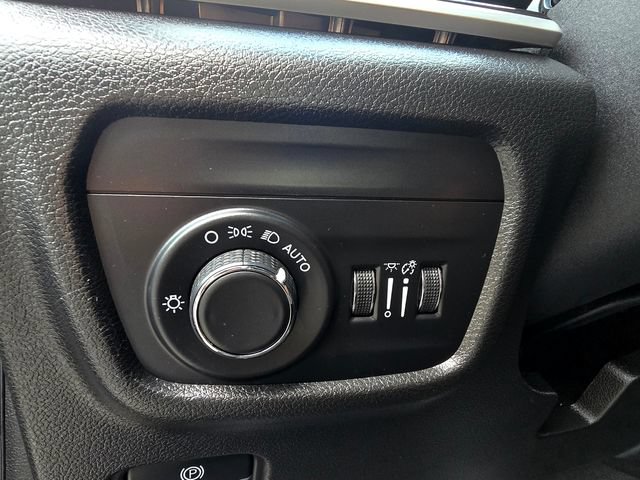 Used 2023 Jeep Grand Cherokee L Laredo AWD/4WD image 17