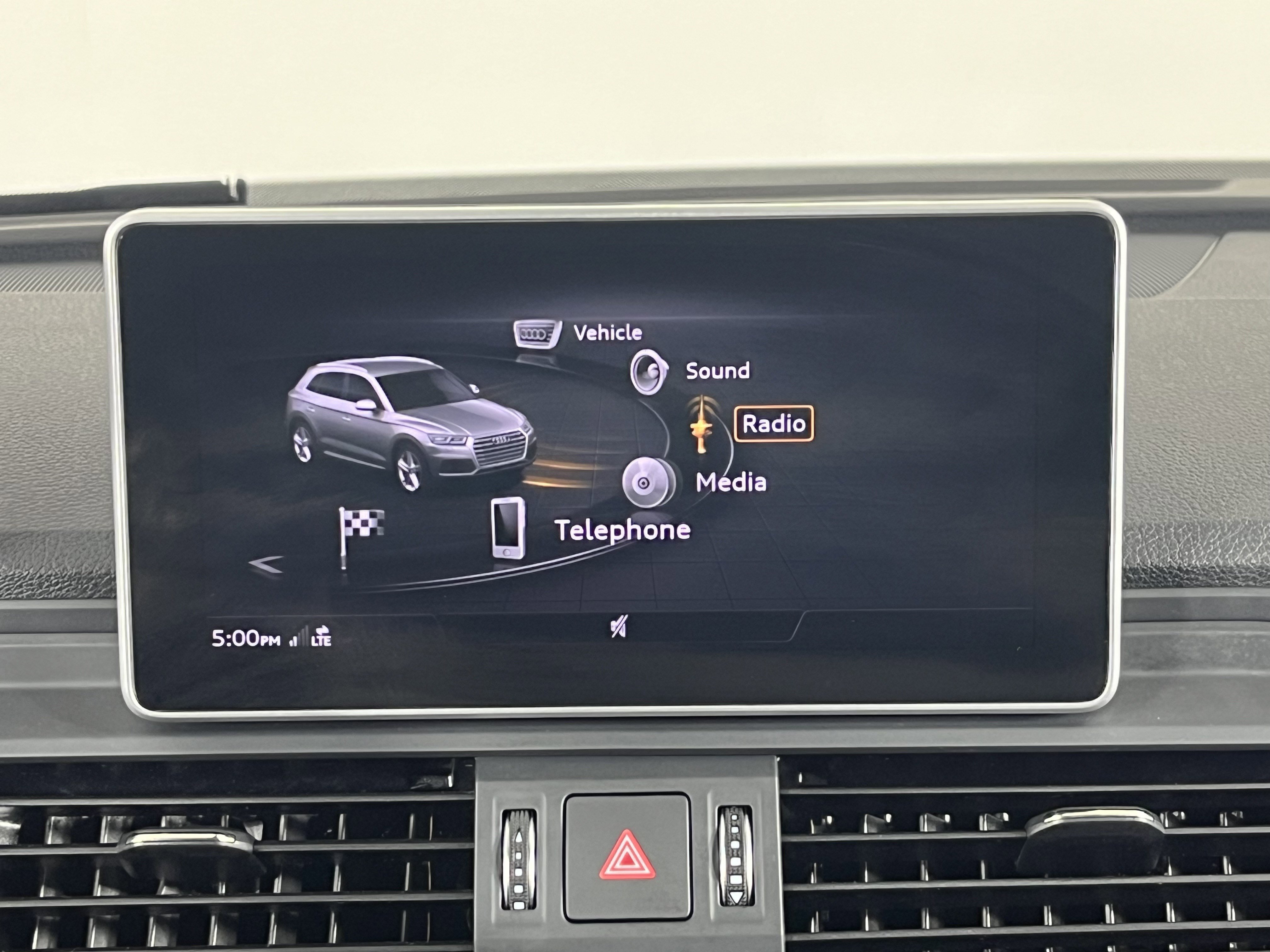 Used 2018 Audi SQ5 Prestige w/ Prestige Package image 15