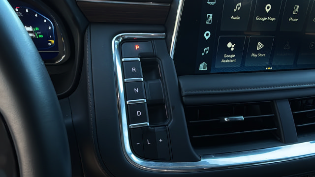 Used 2024 Chevrolet Tahoe High Country AWD/4WD image 30