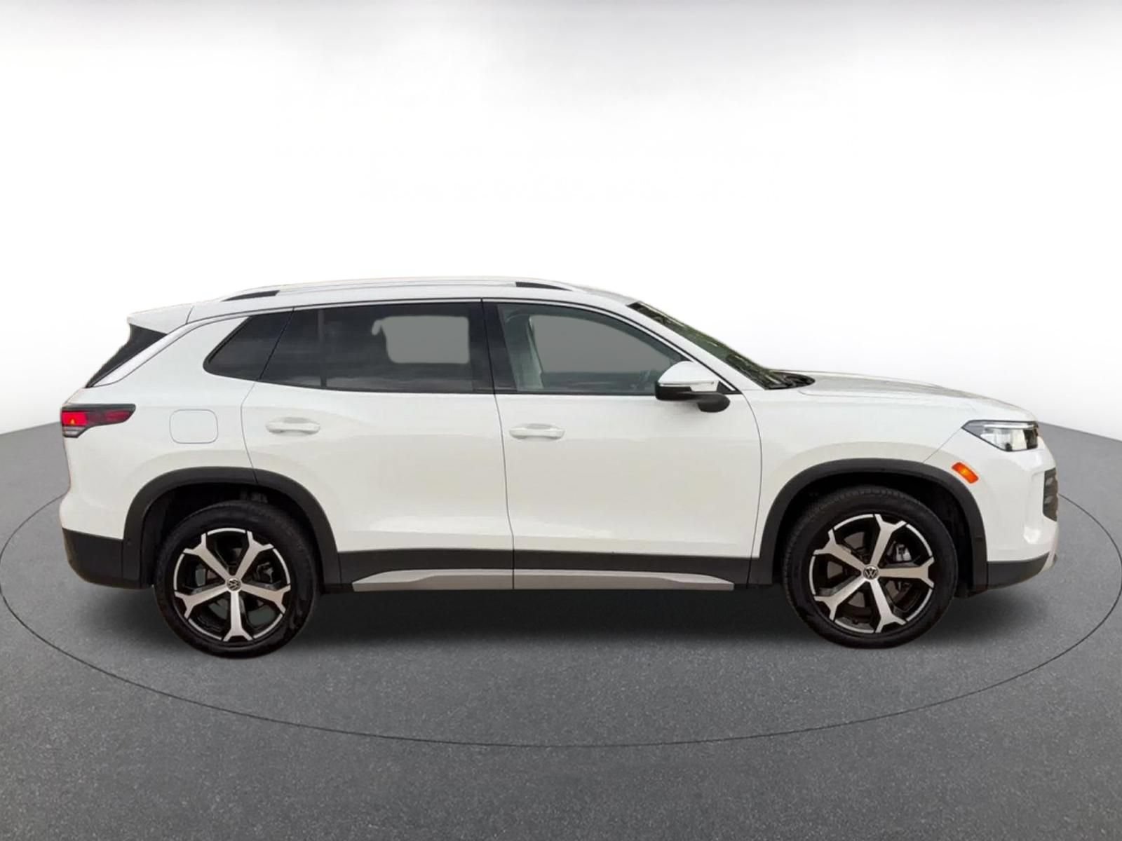 Used 2026 Volkswagen Tiguan SE AWD/4WD image 15