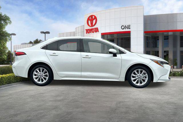 Certified 2020 Toyota Corolla XLE image 3