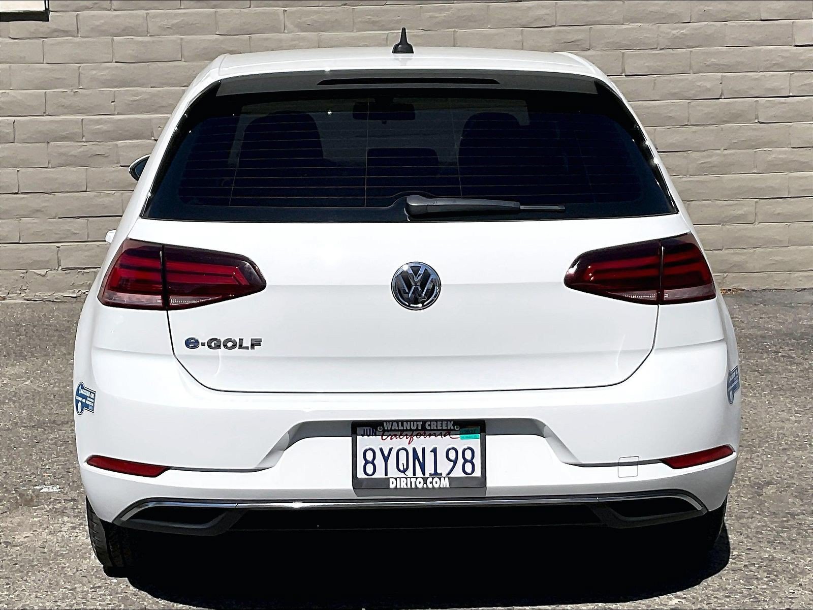 Used 2018 Volkswagen e-Golf SE FWD image 3