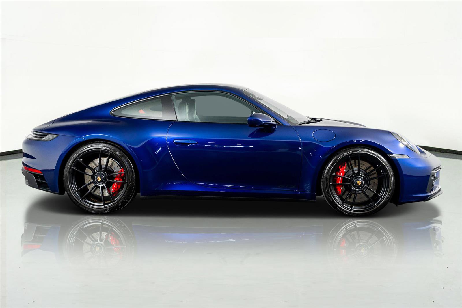 Used 2024 Porsche 911 Carrera GTS w/ Premium Package RWD image 5