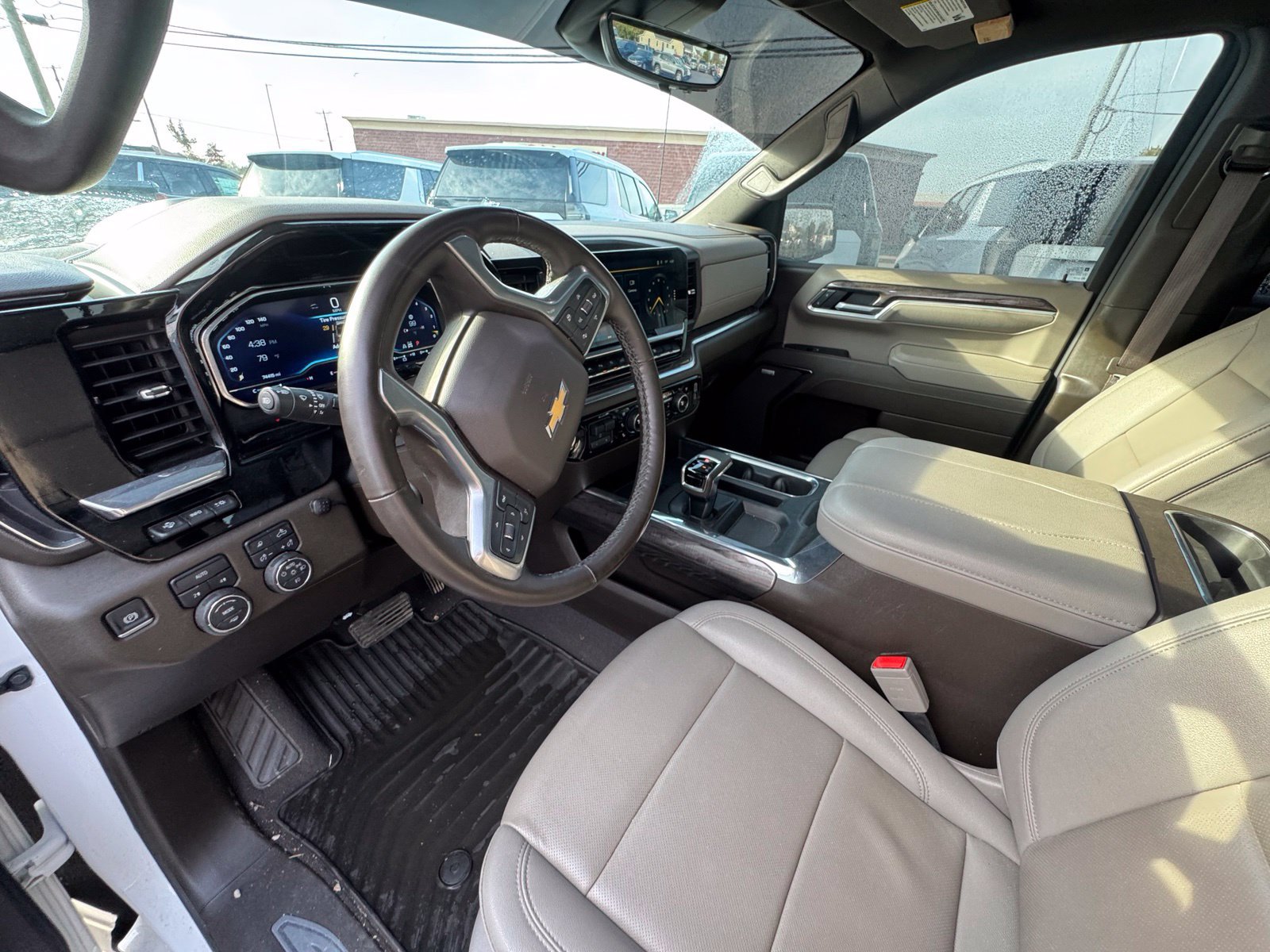 Used 2025 Chevrolet Silverado 1500 LTZ w/ LTZ Premium Package AWD/4WD image 15