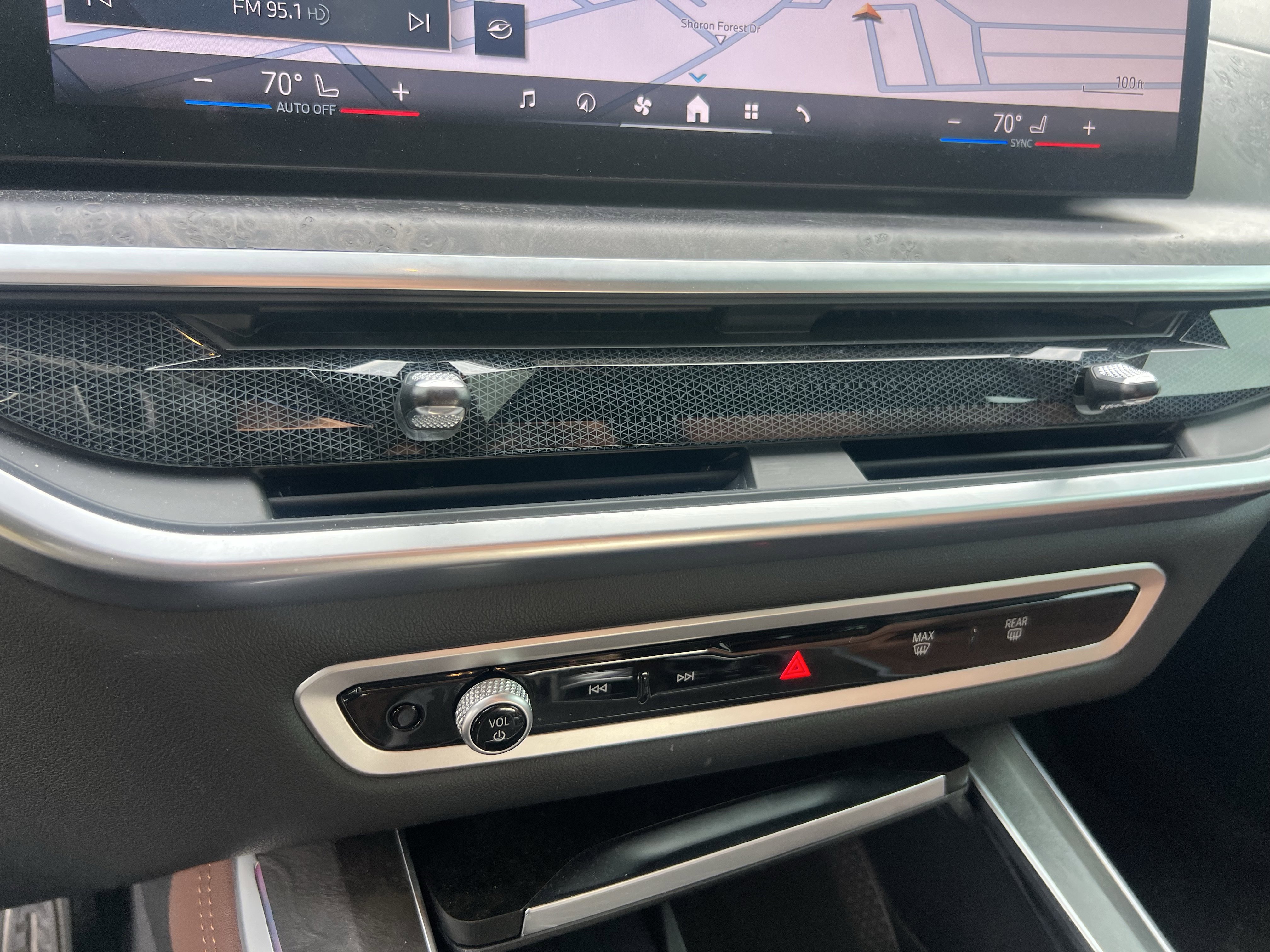 Used 2024 BMW X5 xDrive40i w/ M Sport Package image 26