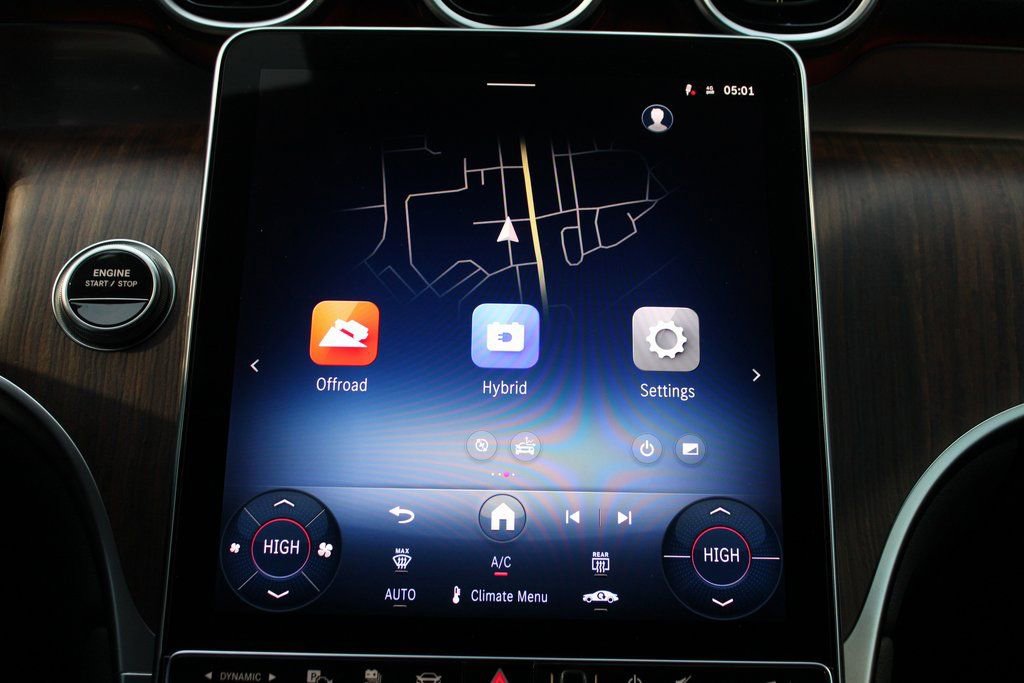 Used 2025 Mercedes-Benz GLC 350e 4MATIC image 23