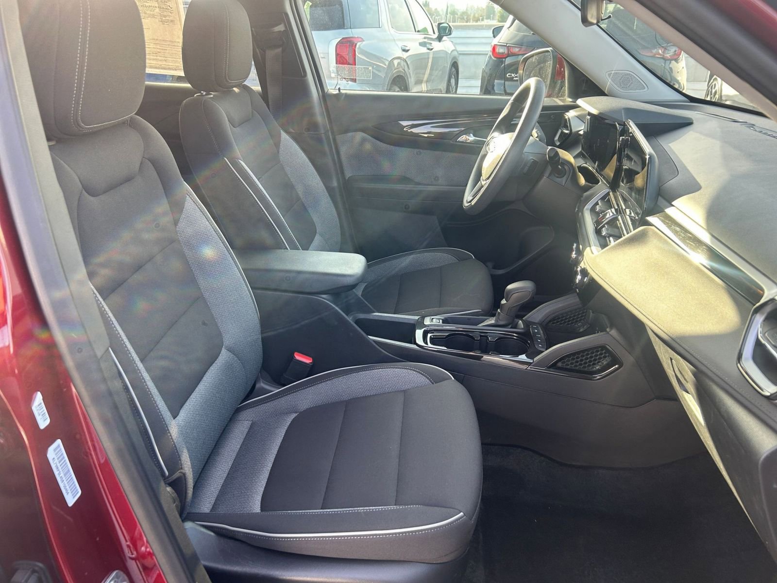 Used 2025 Chevrolet TrailBlazer LT image 34