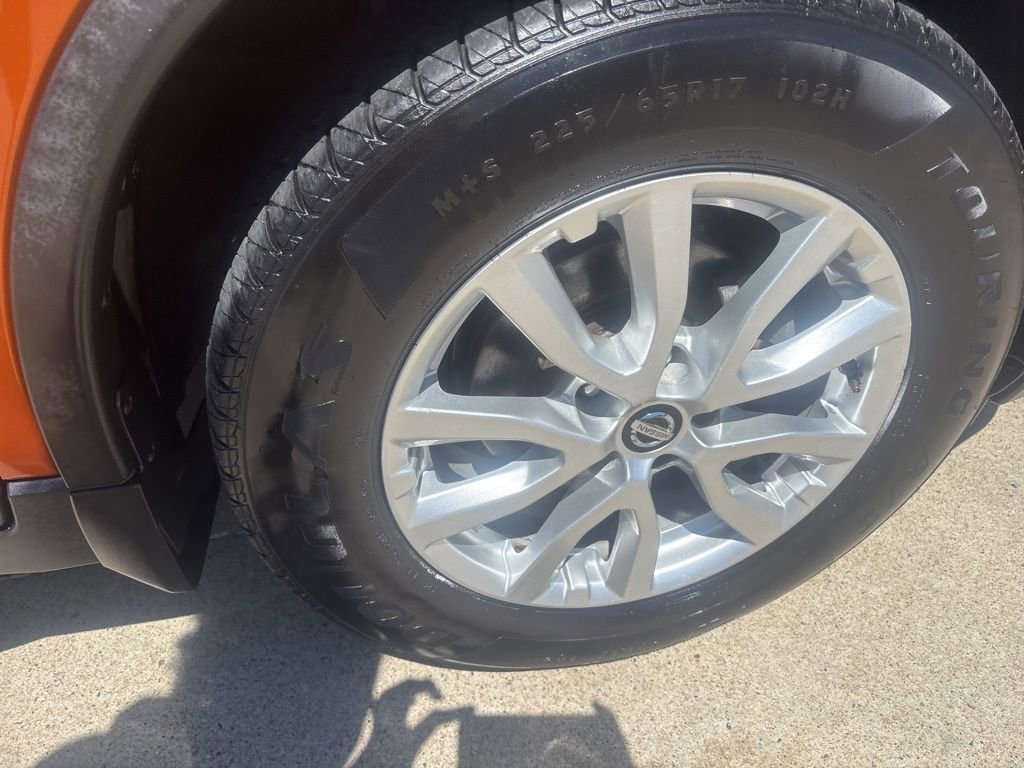 Used 2017 Nissan Rogue SV image 5