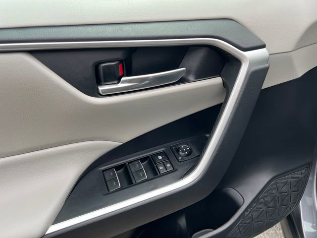 Used 2022 Toyota RAV4 XLE w/ Convenience Package FWD image 34