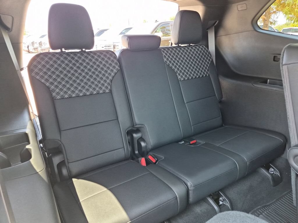 New 2027 GMC Acadia Denali w/ LPO, Floor Liner Package FWD image 35