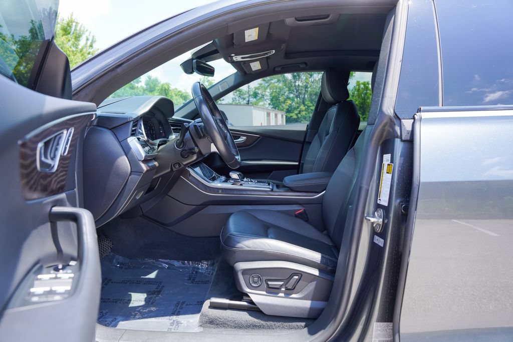 Used 2020 Audi Q8 Prestige w/ Prestige Package AWD/4WD image 17