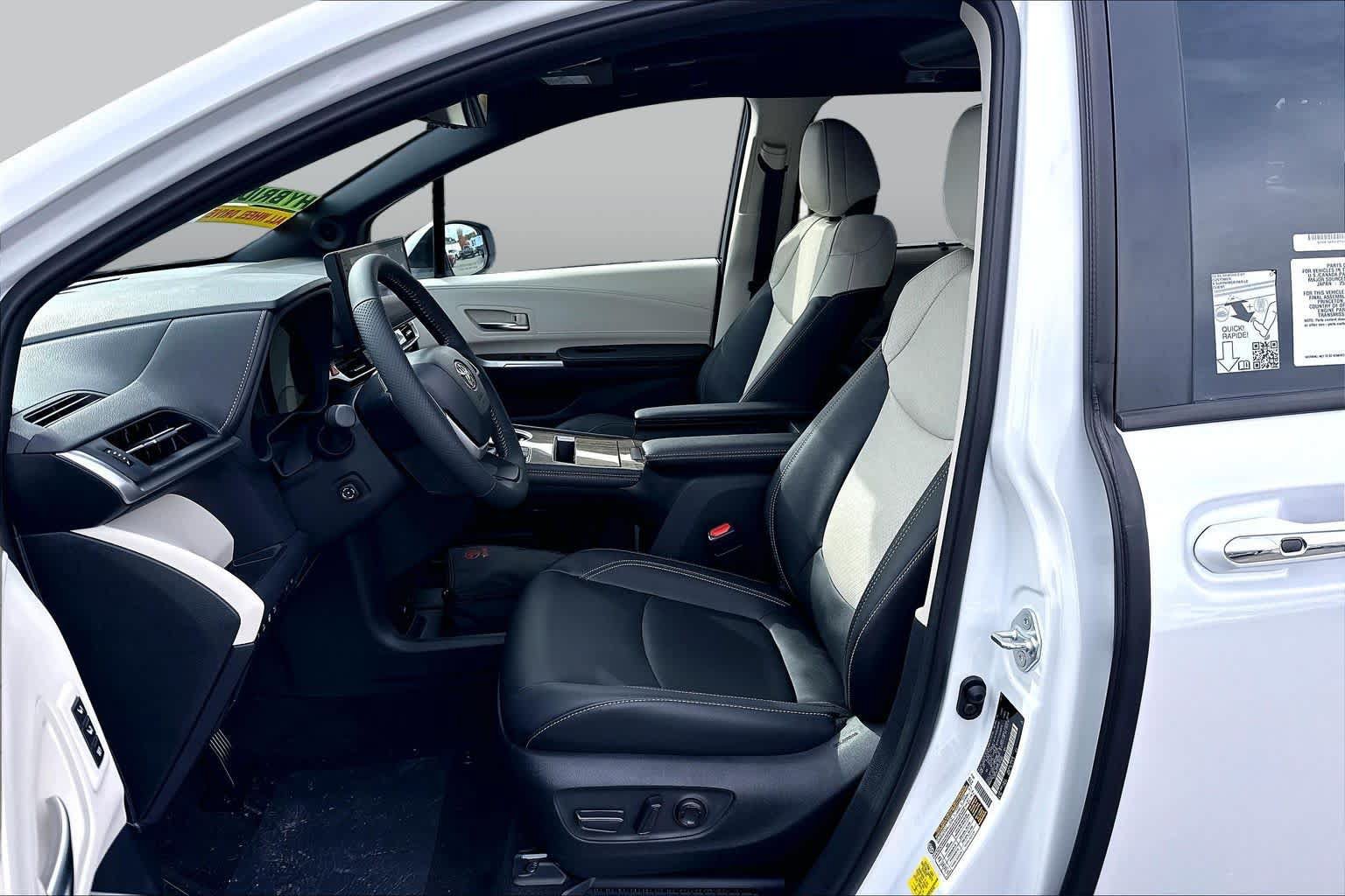 New 2026 Toyota Sienna Platinum AWD/4WD image 9
