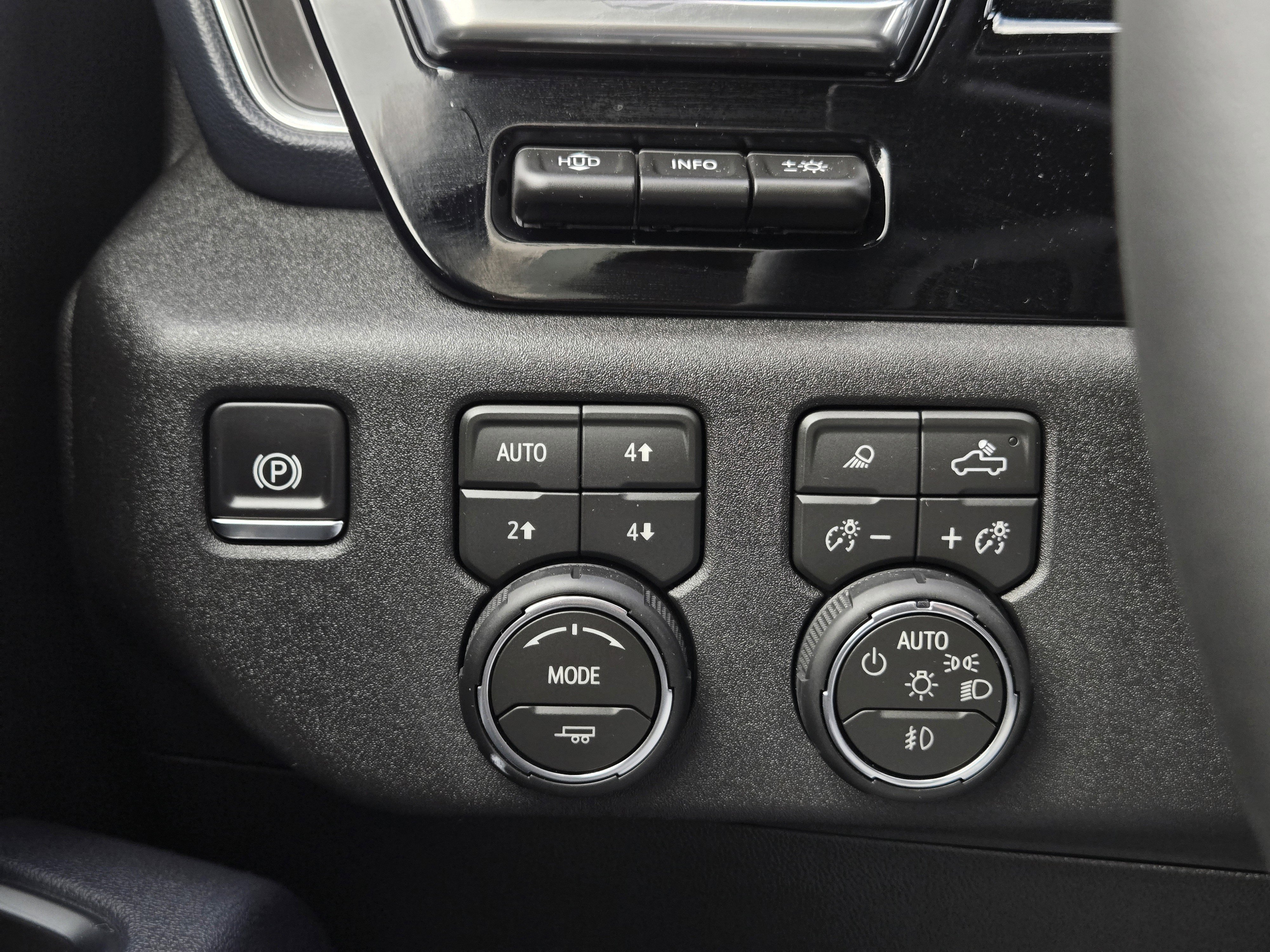 New 2026 Chevrolet Silverado 3500 High Country w/ Technology Package image 14