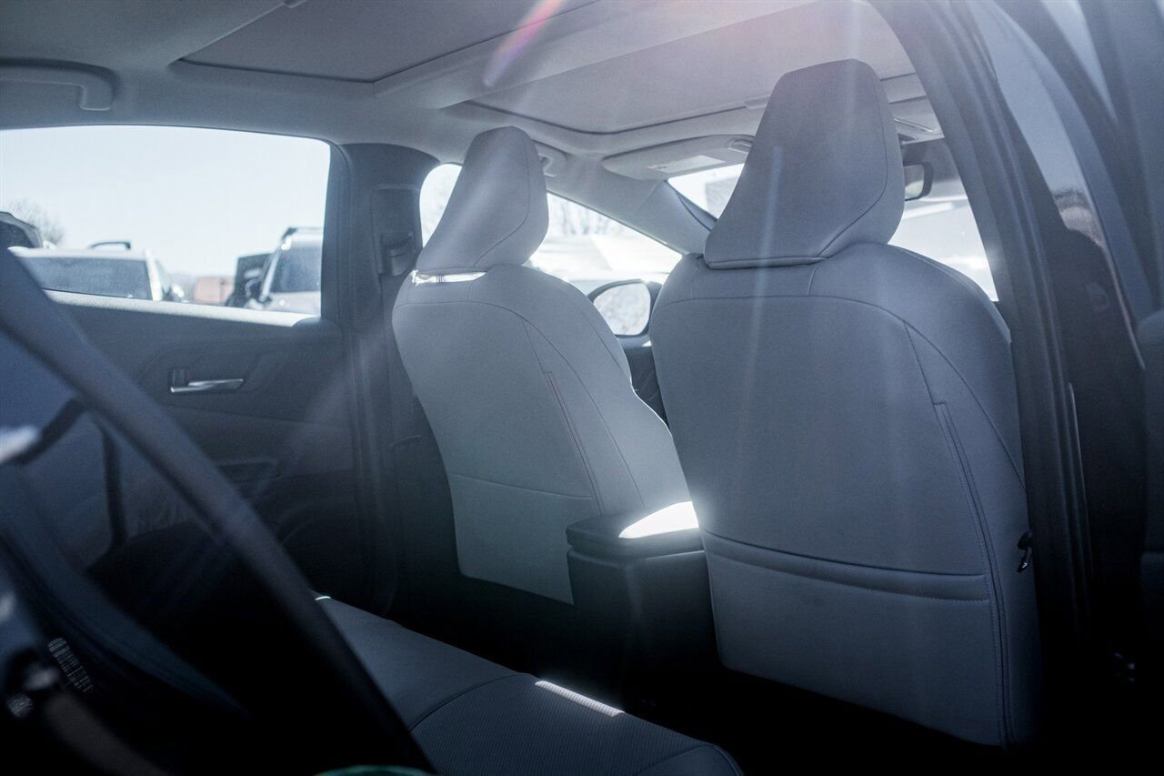 Used 2024 Toyota Prius XLE image 37