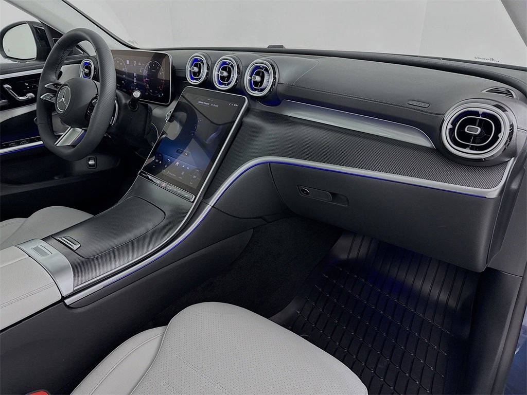 Used 2025 Mercedes-Benz C 300 4MATIC Sedan image 31