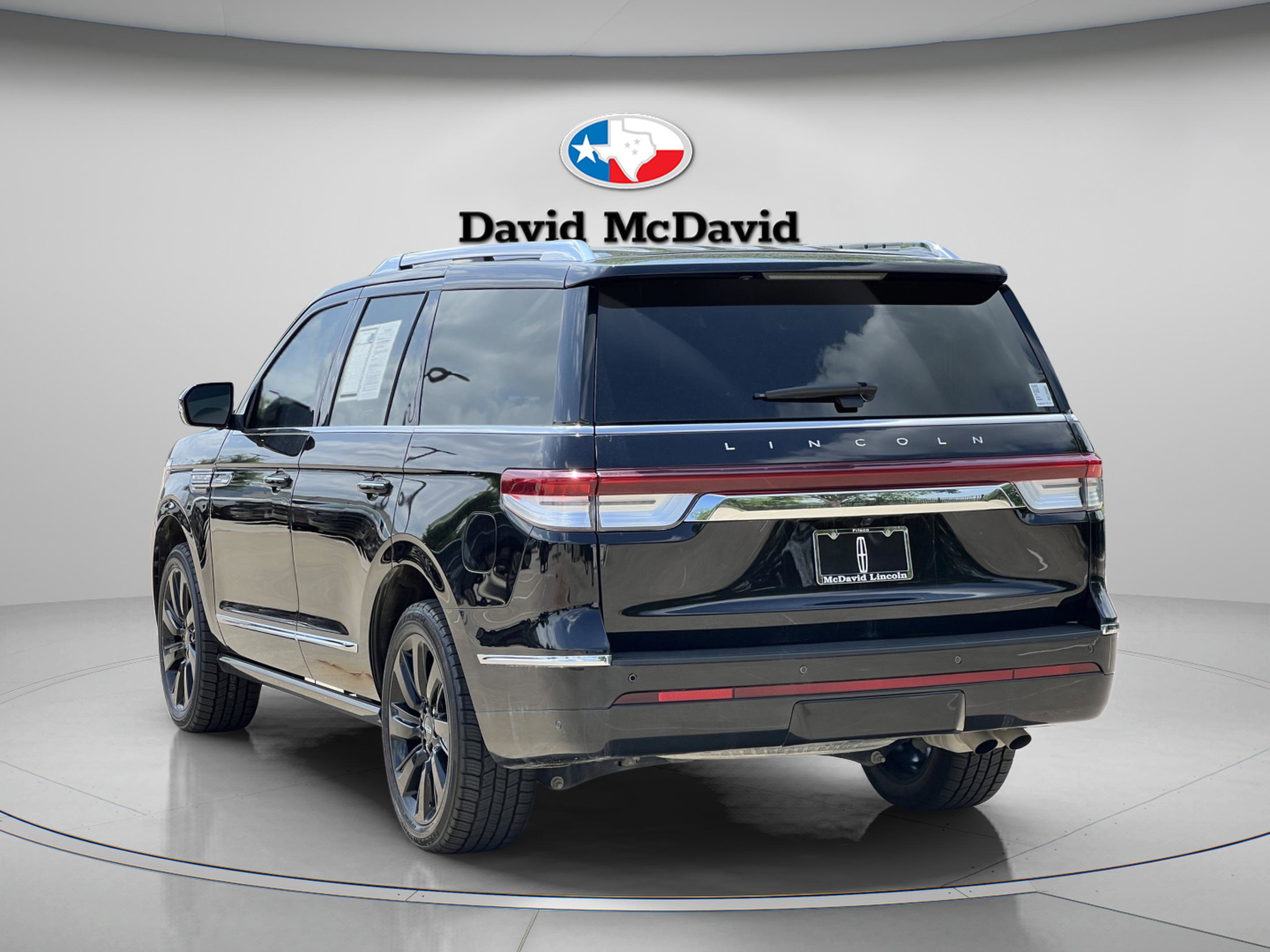 Used 2023 Lincoln Navigator Reserve AWD/4WD image 5