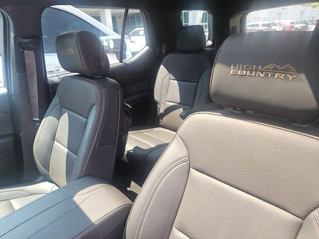 Used 2023 Chevrolet Traverse High Country FWD image 8