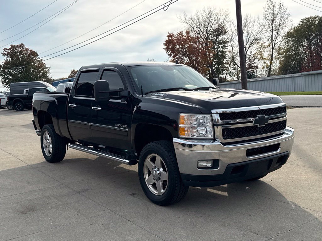 Used 2014 Chevrolet Silverado 2500 LT w/ Custom Sport Truck Package AWD/4WD image 14