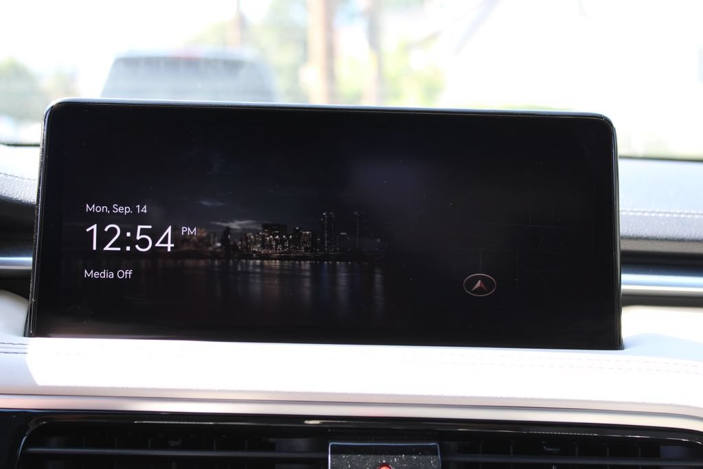 Used 2024 Genesis G70 2.5T image 16
