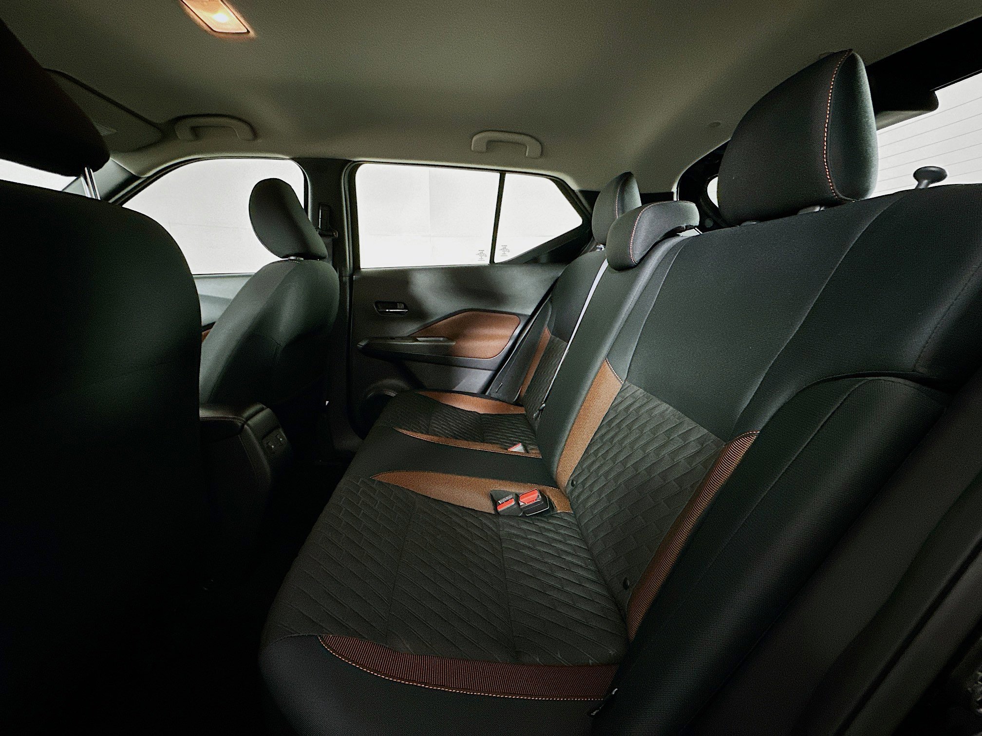 Used 2023 Nissan Kicks SR image 25