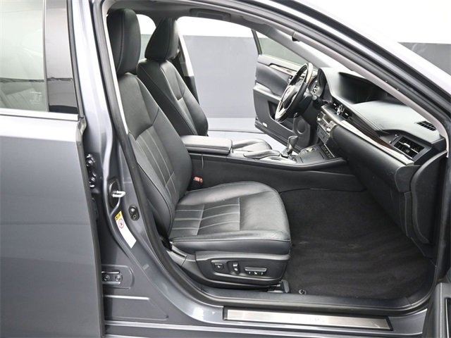 Used 2016 Lexus ES 300h image 39