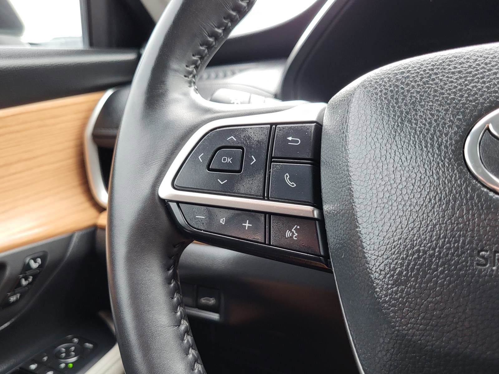 Used 2024 Toyota Grand Highlander FWD image 23