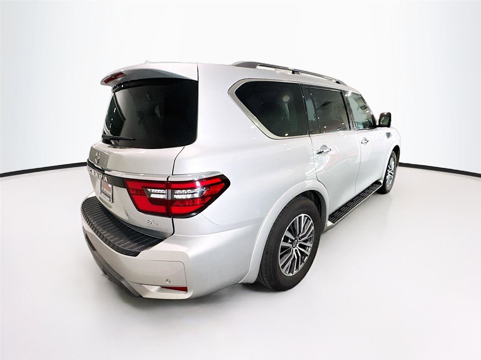 Used 2023 Nissan Armada SL image 5