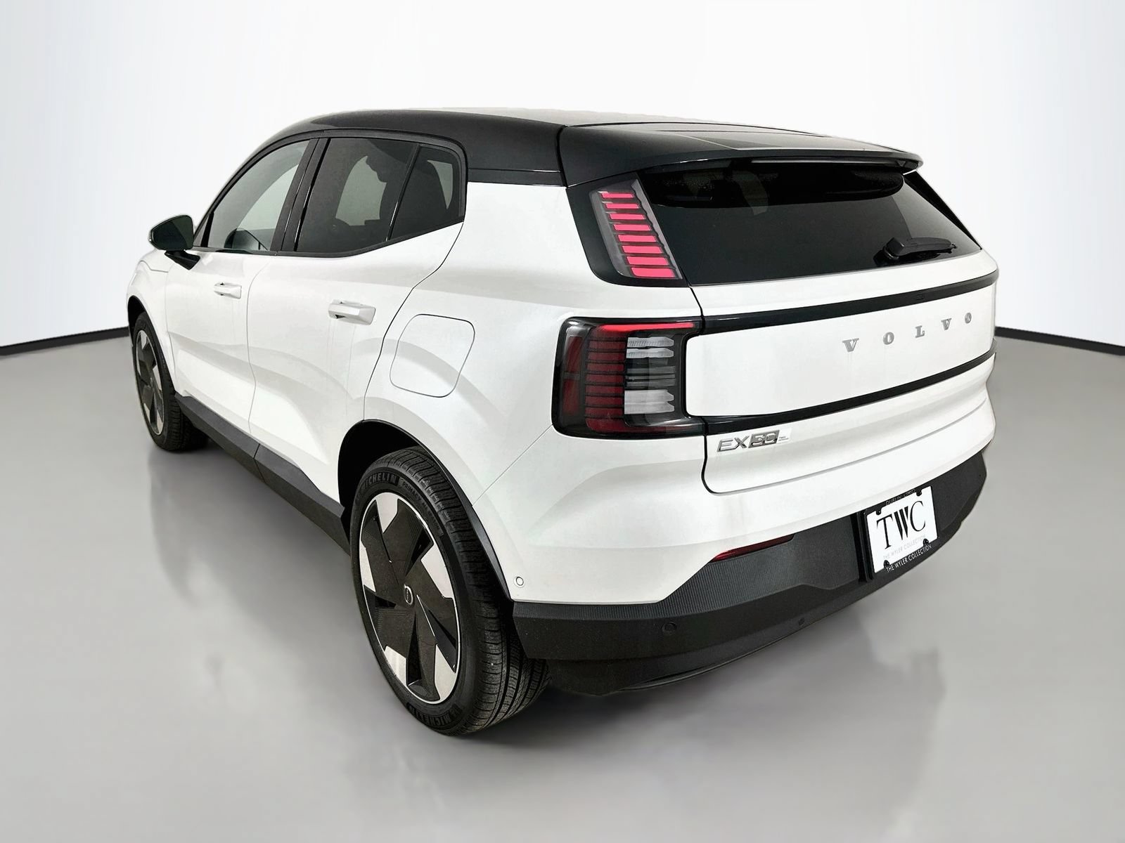 New 2026 Volvo EX30 Ultra w/ Protection Package AWD/4WD image 7