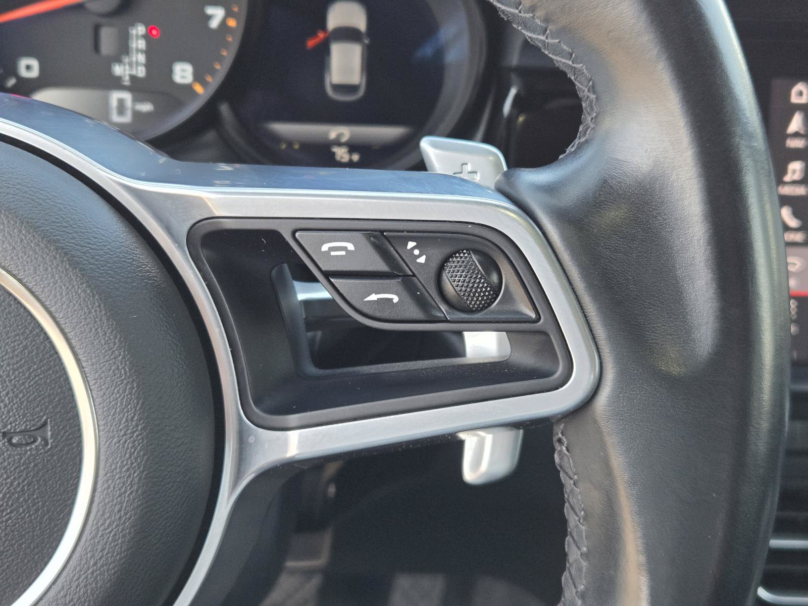 Used 2021 Porsche Macan AWD/4WD image 17