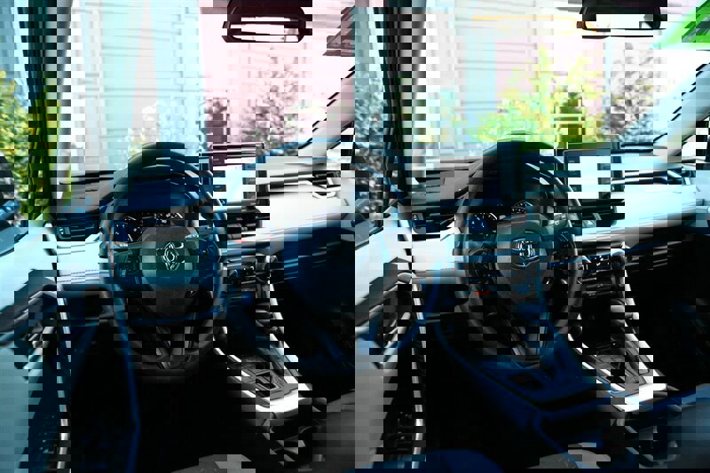 Used 2021 Toyota RAV4 XLE image 12