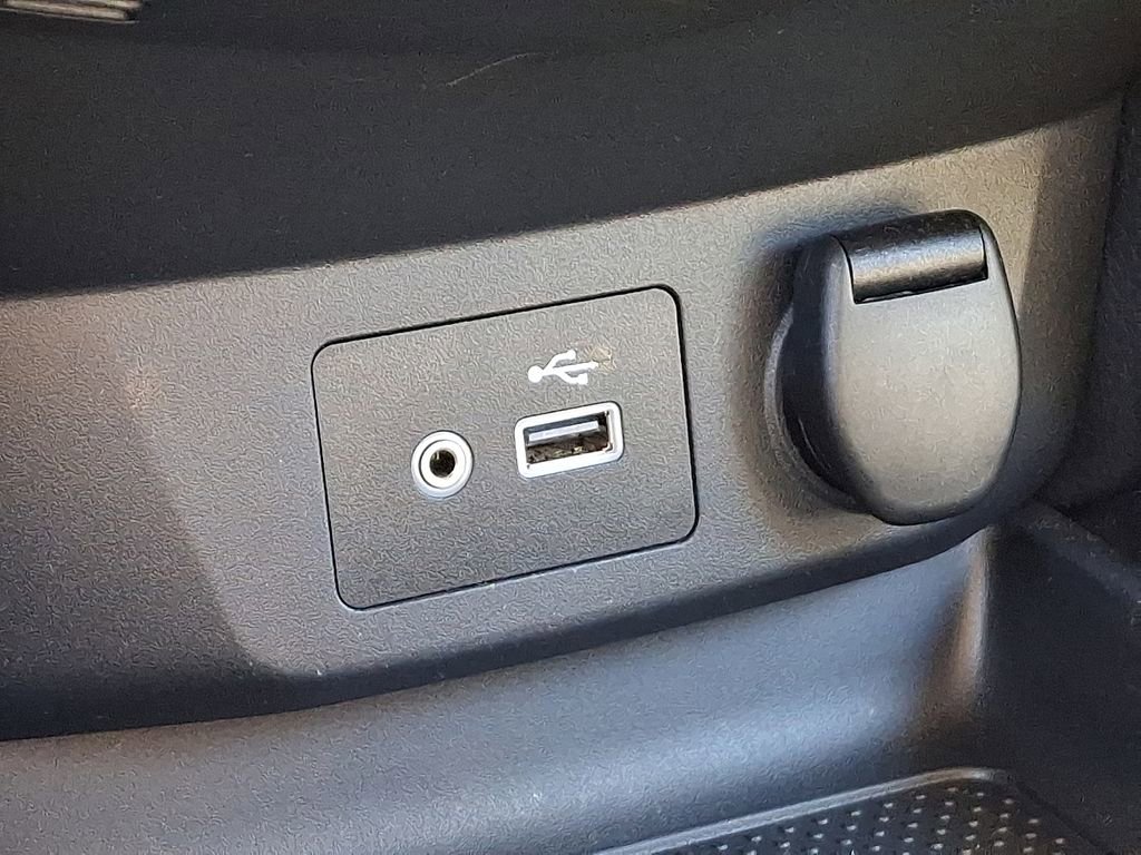 Used 2019 Nissan Rogue SV image 25