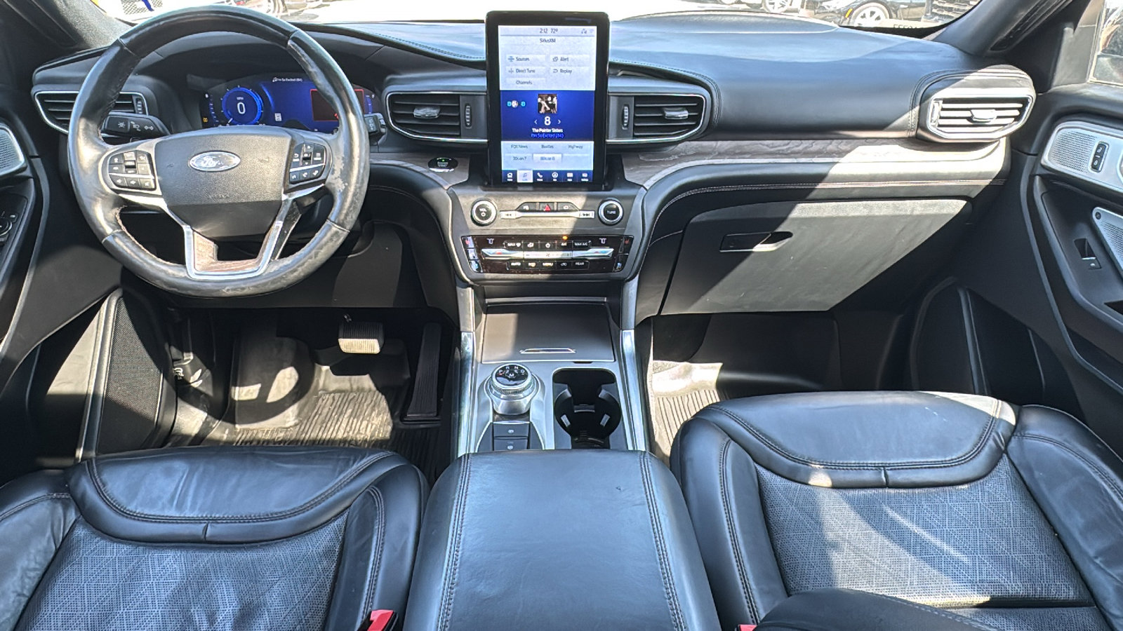 Used 2020 Ford Explorer Platinum w/ Premium Technology Package image 18