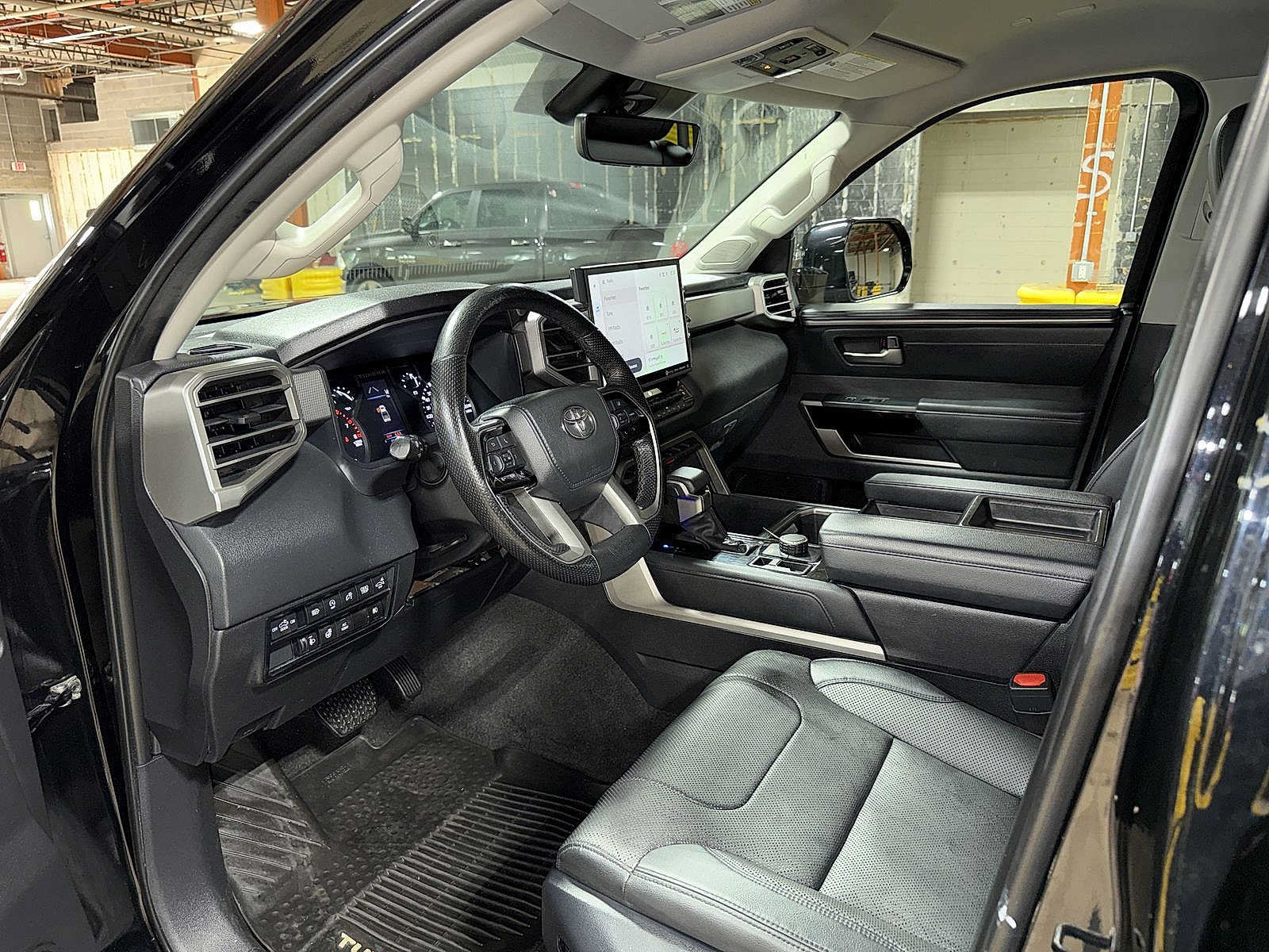 Used 2022 Toyota Tundra Limited w/ Power Package AWD/4WD image 30