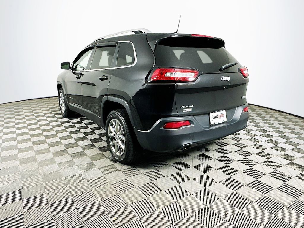 Used 2016 Jeep Cherokee Latitude w/ Cold Weather Group image 7