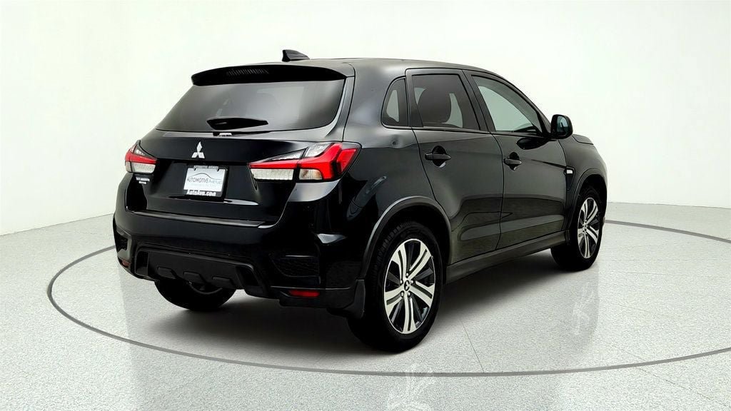 Used 2025 Mitsubishi Outlander Sport LE AWD/4WD image 5