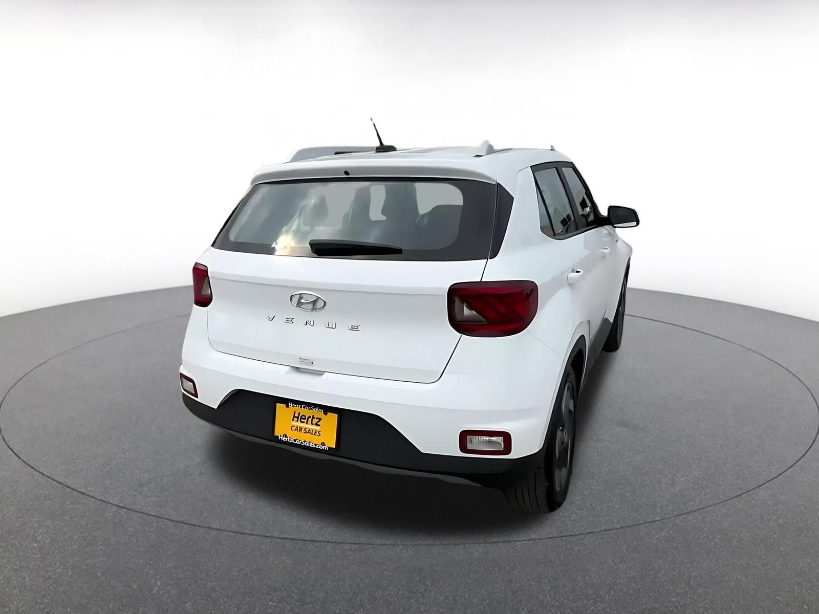 Used 2026 Hyundai Venue SEL FWD image 13