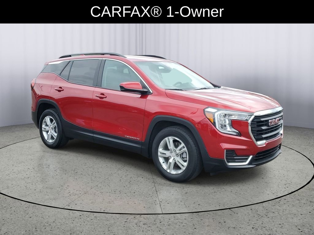 Used 2023 GMC Terrain SLE w/ Driver Convenience Package FWD image 2